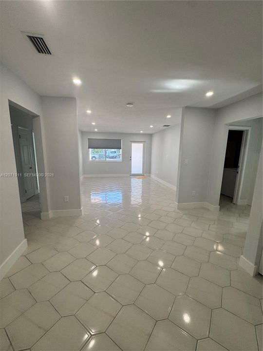 For Rent: $3,500 (3 beds, 2 baths, 2574 Square Feet)