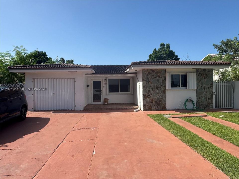 For Rent: $3,500 (3 beds, 2 baths, 2574 Square Feet)