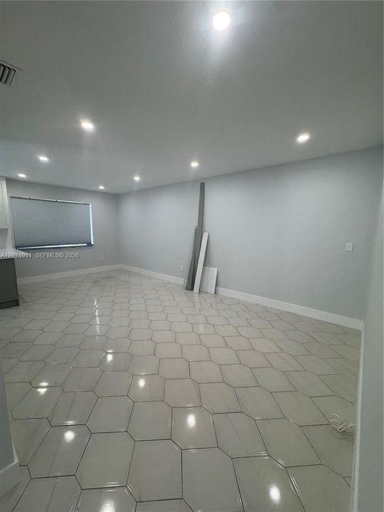 For Rent: $3,500 (3 beds, 2 baths, 2574 Square Feet)