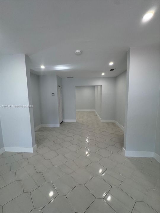 For Rent: $3,500 (3 beds, 2 baths, 2574 Square Feet)