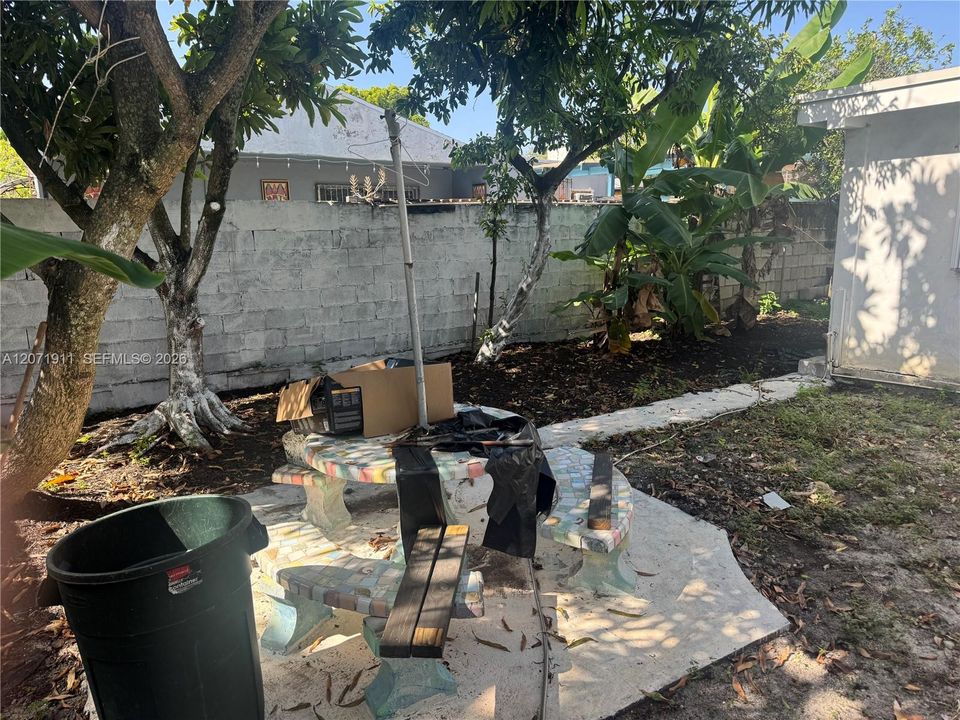 For Rent: $3,500 (3 beds, 2 baths, 2574 Square Feet)