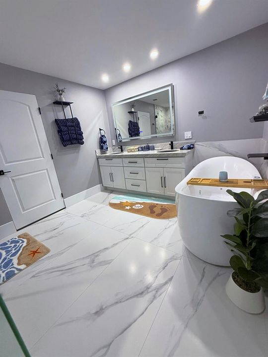 Main Bathroom 1