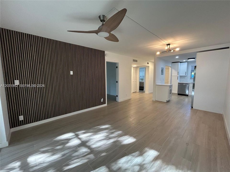 For Rent: $1,695 (1 beds, 1 baths, 700 Square Feet)