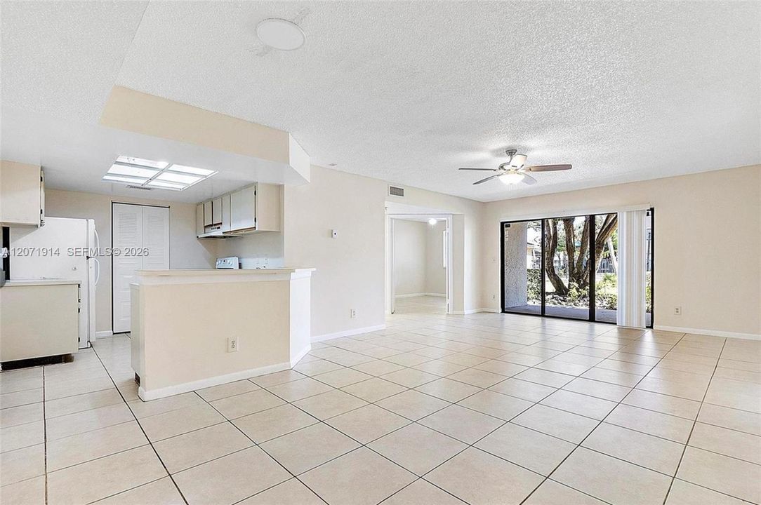 For Rent: $2,500 (3 beds, 2 baths, 1273 Square Feet)