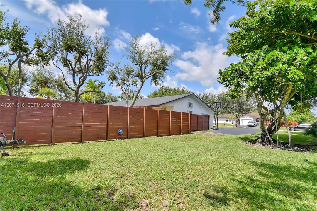 For Sale: $1,749,000 (5 beds, 2 baths, 3031 Square Feet)