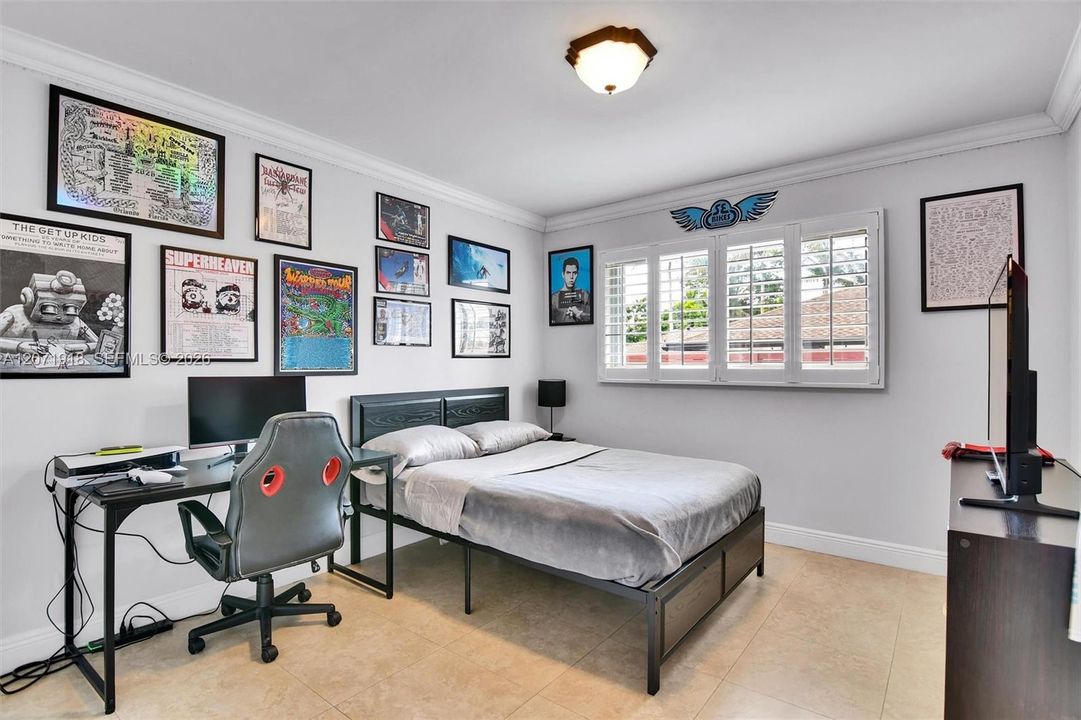 For Sale: $1,749,000 (5 beds, 2 baths, 3031 Square Feet)