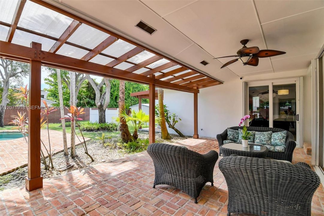 For Sale: $1,749,000 (5 beds, 2 baths, 3031 Square Feet)