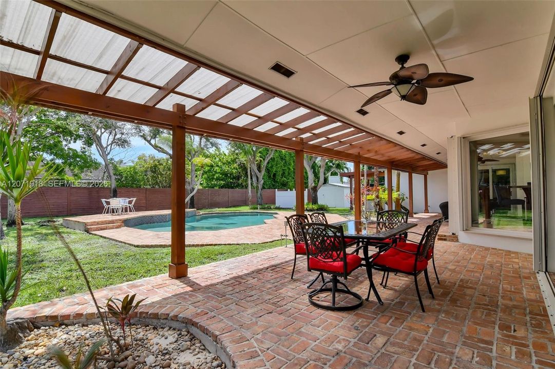 For Sale: $1,749,000 (5 beds, 2 baths, 3031 Square Feet)