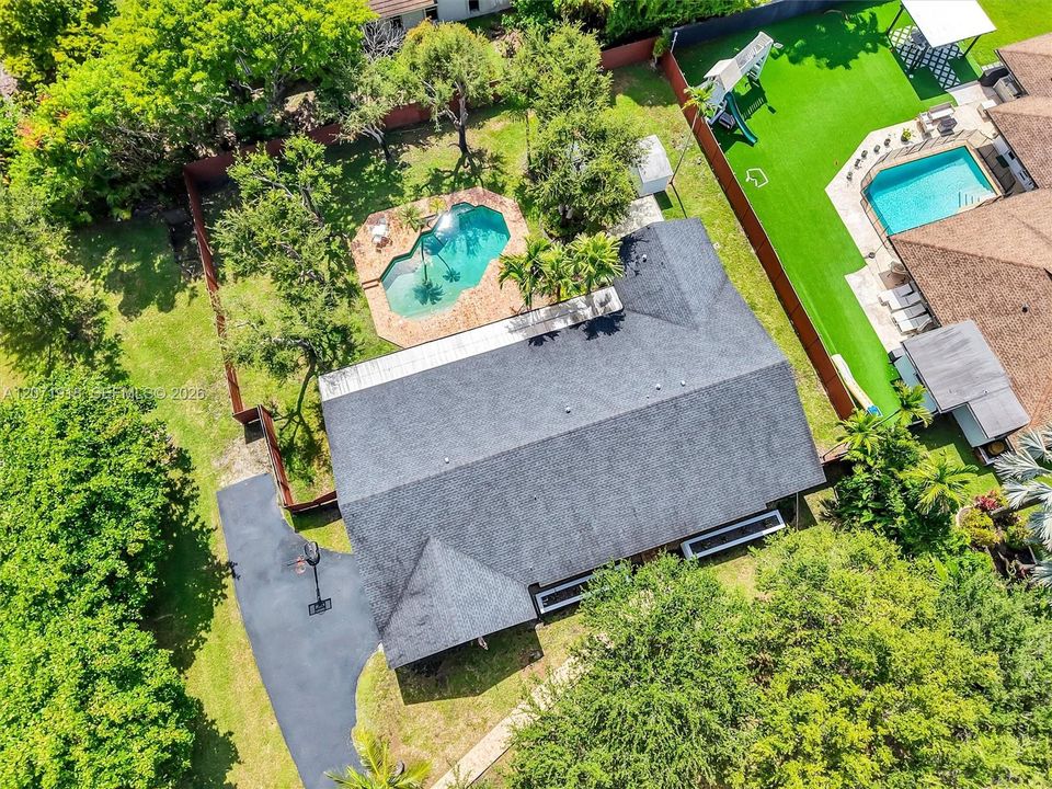For Sale: $1,749,000 (5 beds, 2 baths, 3031 Square Feet)
