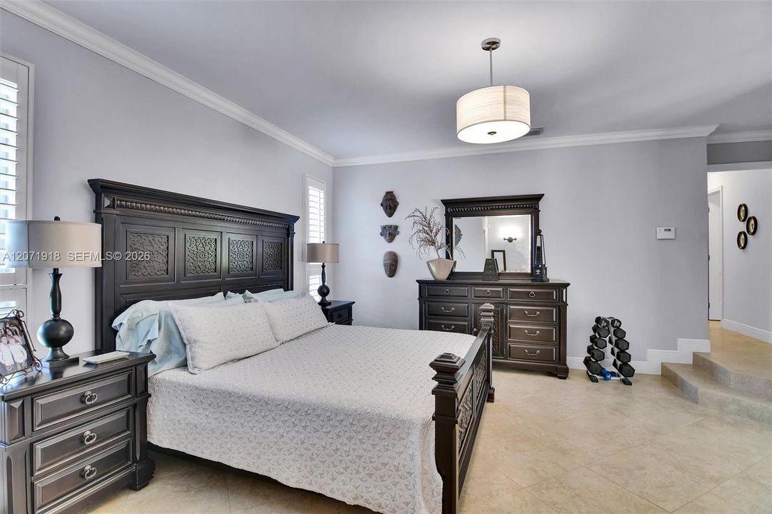 For Sale: $1,749,000 (5 beds, 2 baths, 3031 Square Feet)