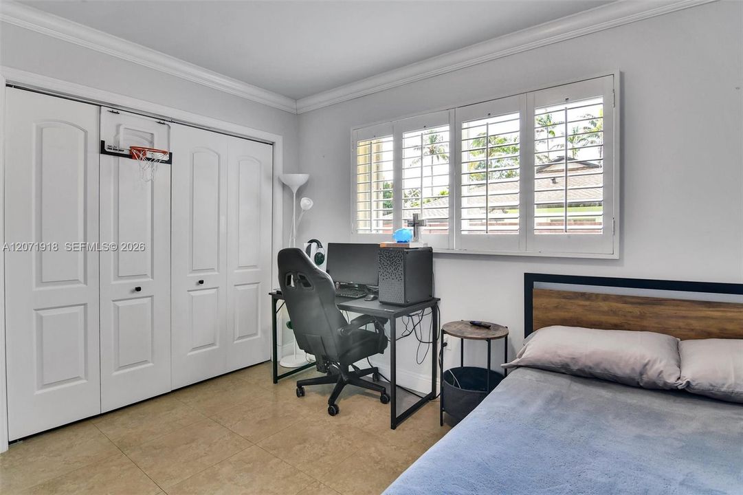 For Sale: $1,749,000 (5 beds, 2 baths, 3031 Square Feet)