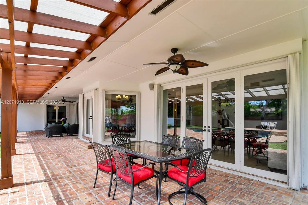 For Sale: $1,749,000 (5 beds, 2 baths, 3031 Square Feet)