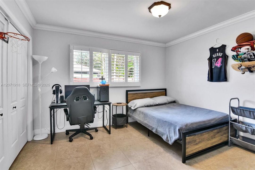 For Sale: $1,749,000 (5 beds, 2 baths, 3031 Square Feet)