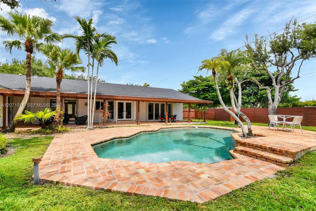 For Sale: $1,749,000 (5 beds, 2 baths, 3031 Square Feet)
