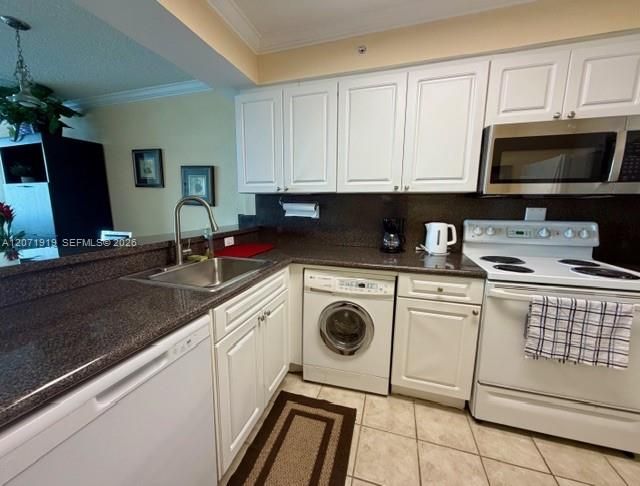 For Rent: $2,000 (0 beds, 1 baths, 590 Square Feet)