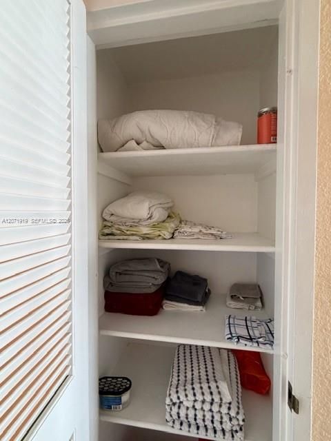 For Rent: $2,000 (0 beds, 1 baths, 590 Square Feet)