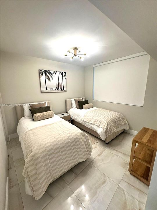 For Rent: $6,500 (2 beds, 2 baths, 1135 Square Feet)