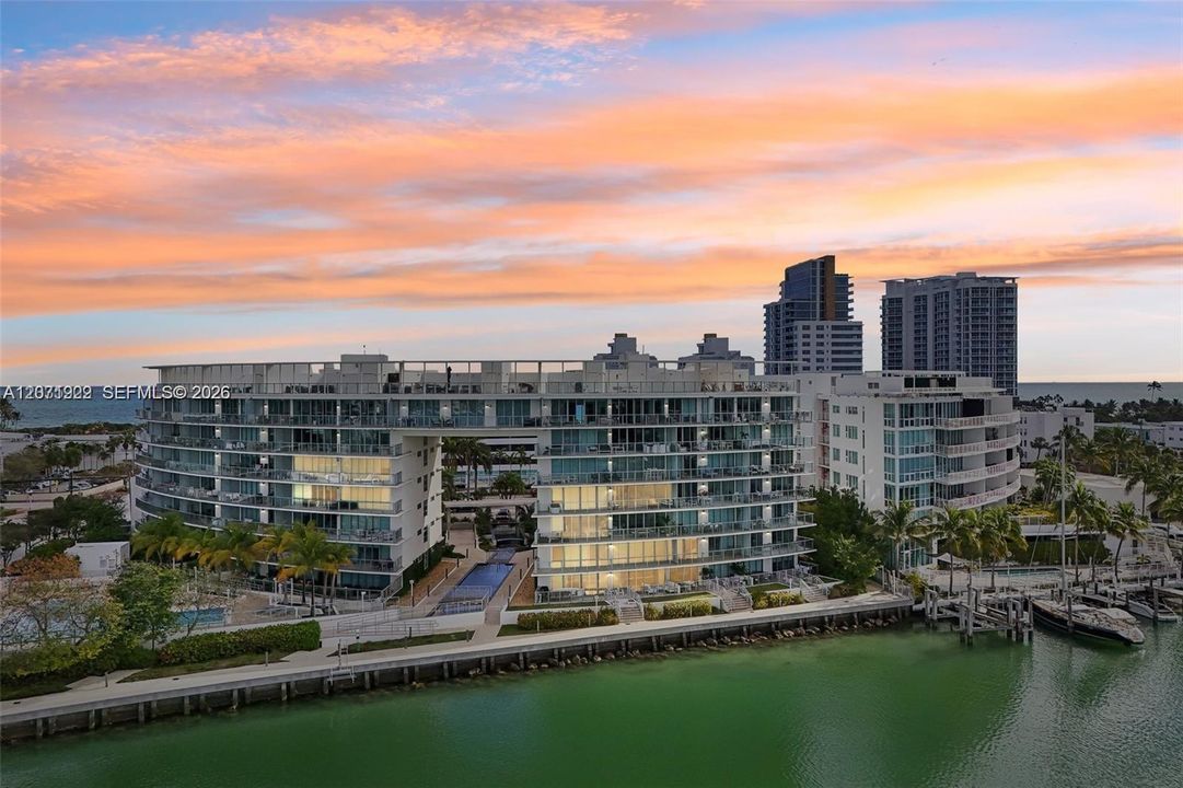 For Rent: $6,500 (2 beds, 2 baths, 1135 Square Feet)