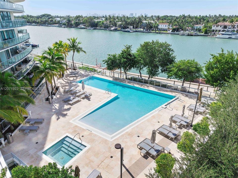 For Rent: $6,500 (2 beds, 2 baths, 1135 Square Feet)