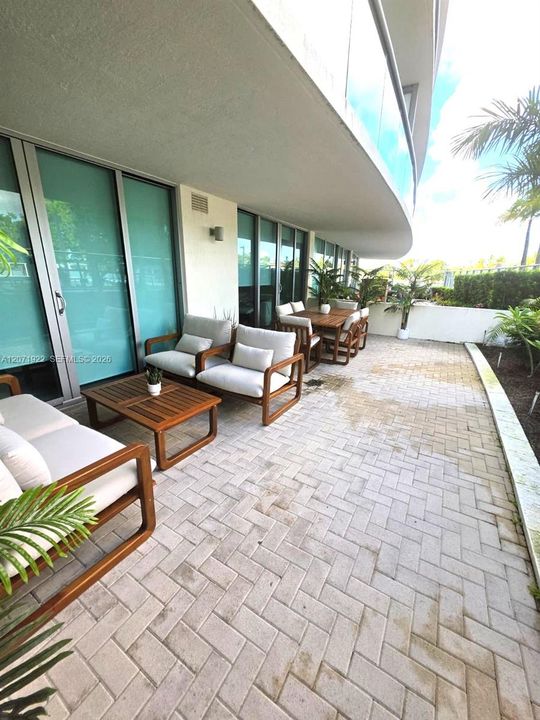 For Rent: $6,500 (2 beds, 2 baths, 1135 Square Feet)