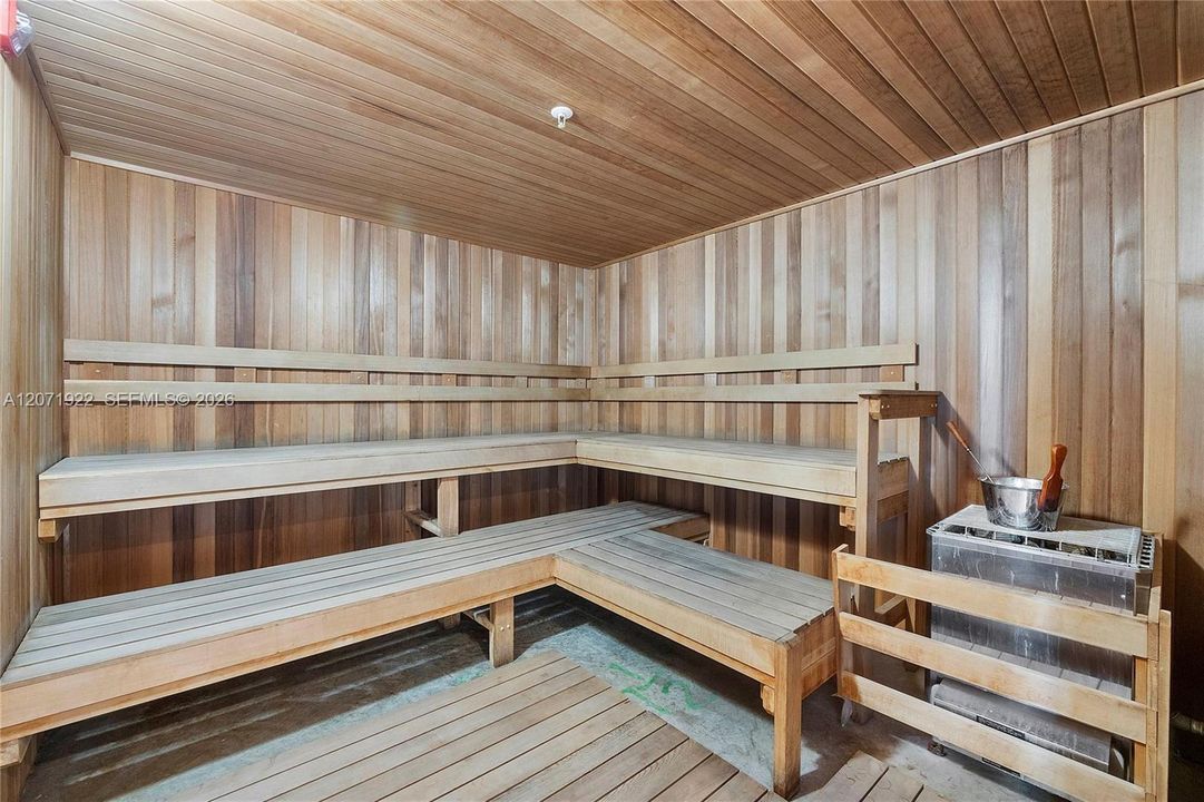 For Rent: $6,500 (2 beds, 2 baths, 1135 Square Feet)