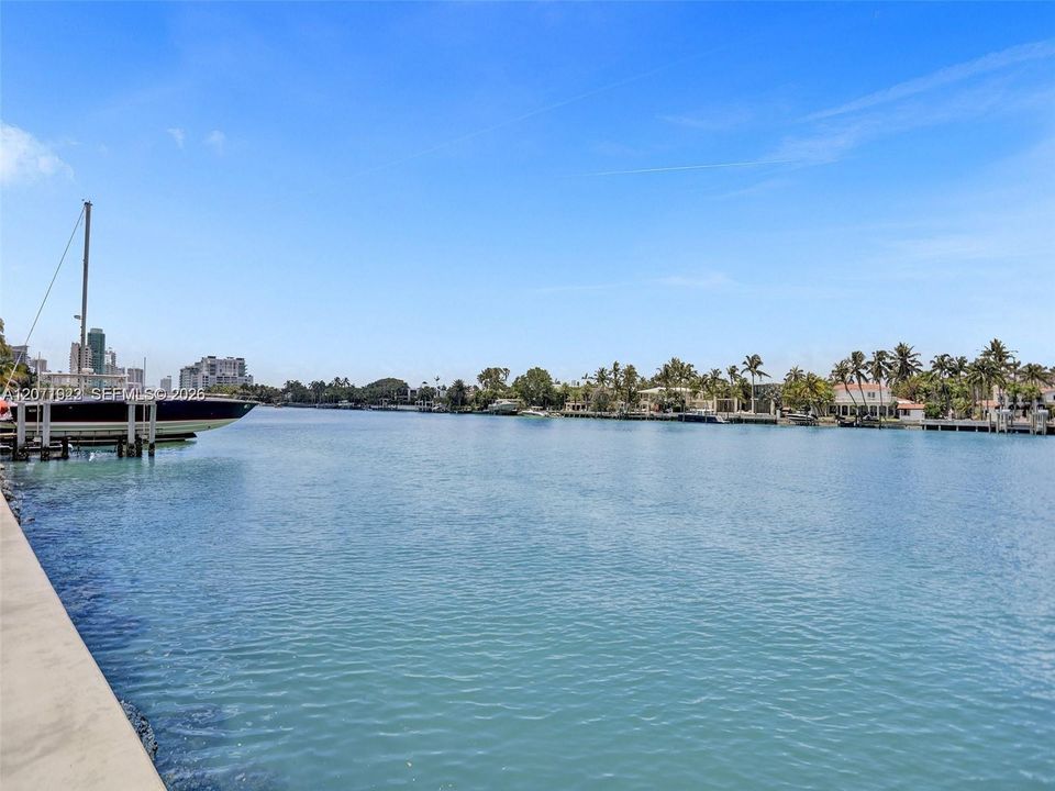 For Rent: $6,500 (2 beds, 2 baths, 1135 Square Feet)