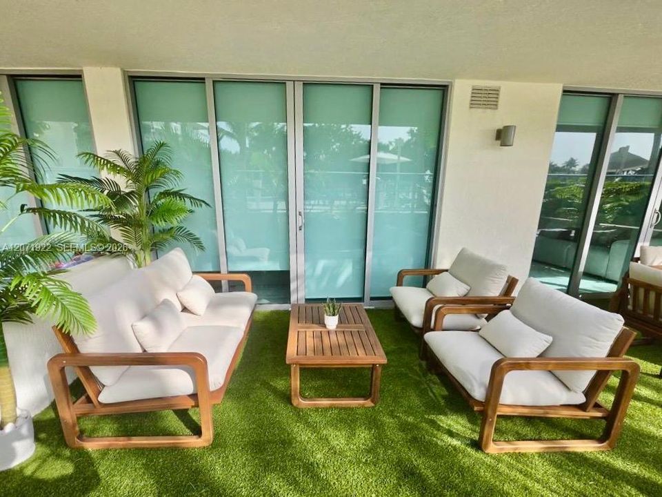 For Rent: $6,500 (2 beds, 2 baths, 1135 Square Feet)