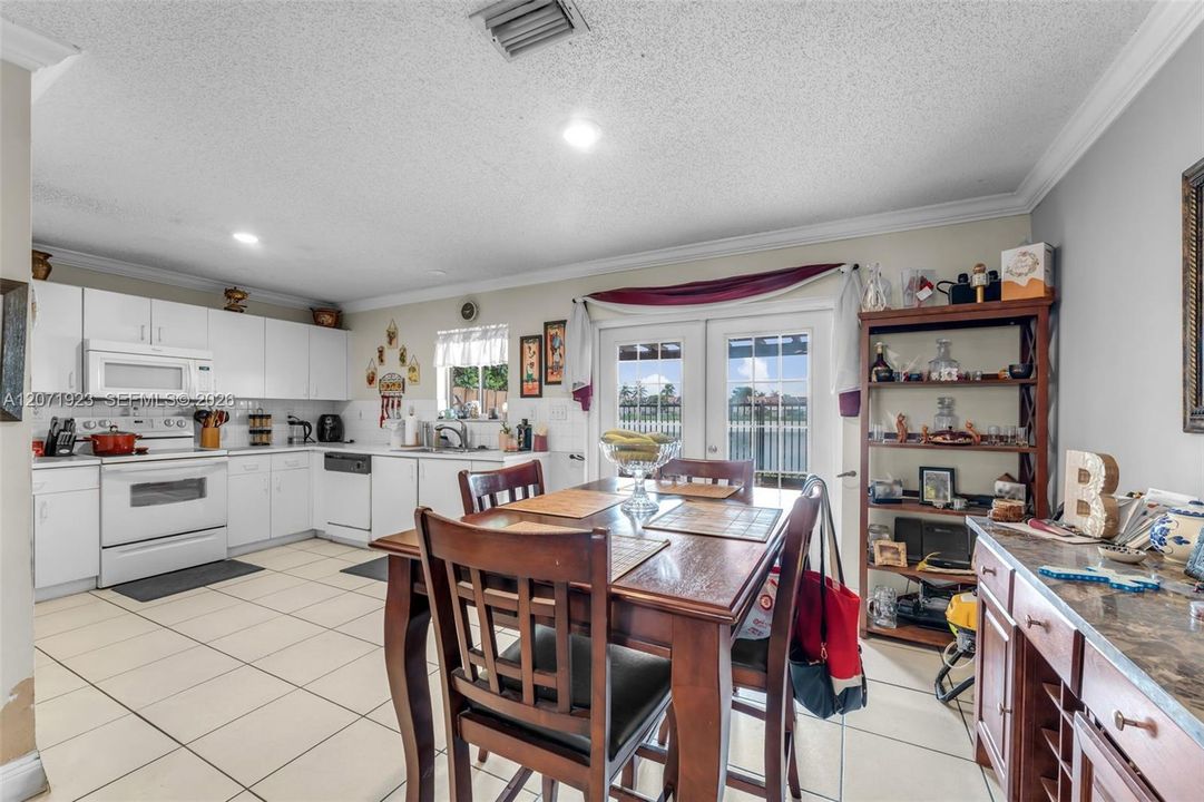 For Sale: $385,900 (3 beds, 2 baths, 1220 Square Feet)