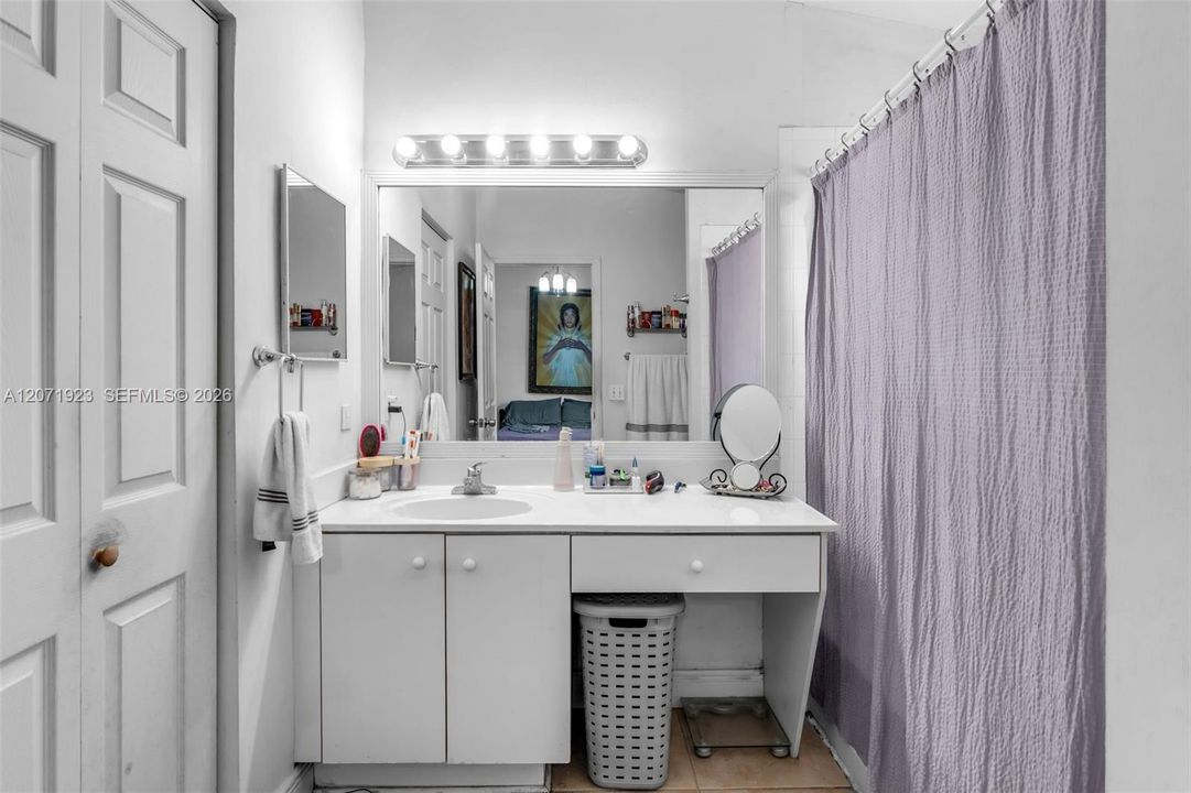 For Sale: $385,900 (3 beds, 2 baths, 1220 Square Feet)