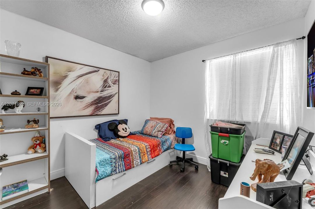 For Sale: $385,900 (3 beds, 2 baths, 1220 Square Feet)