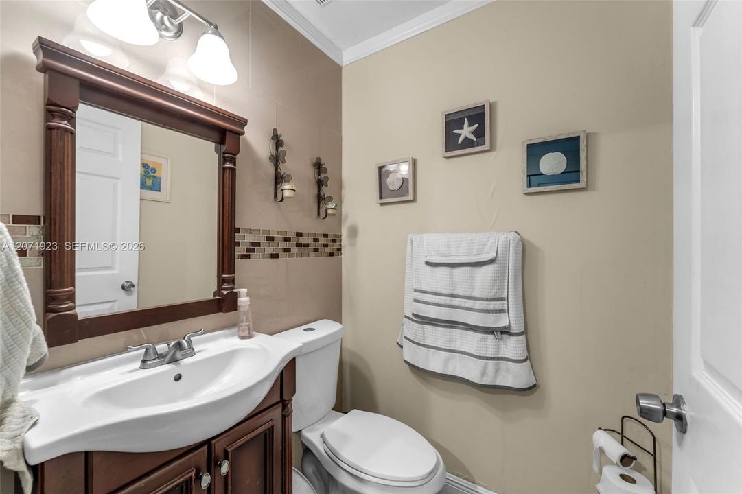 For Sale: $385,900 (3 beds, 2 baths, 1220 Square Feet)