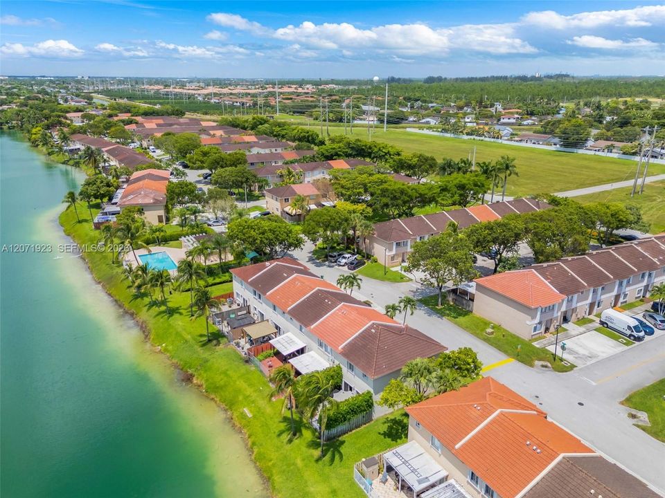 For Sale: $385,900 (3 beds, 2 baths, 1220 Square Feet)