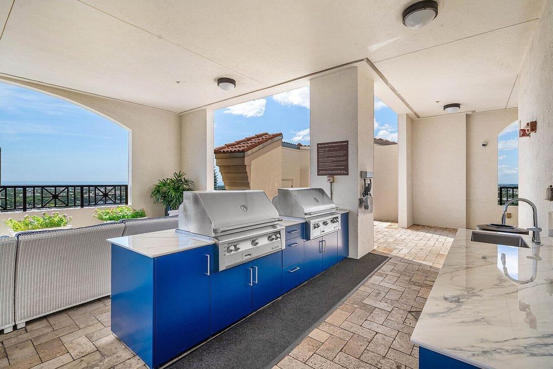 Ocean view Grilling pool deck