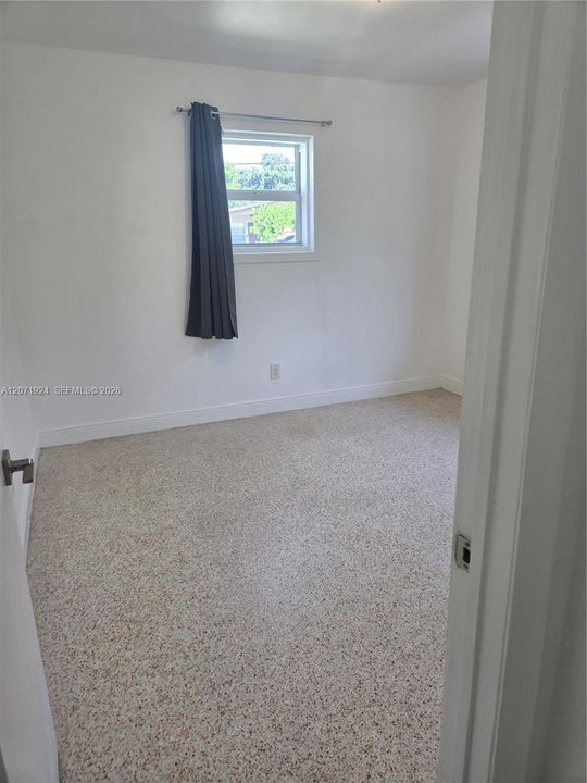 В аренду: $2,300 (2 спален, 1 ванн, 751 Квадратных фут)