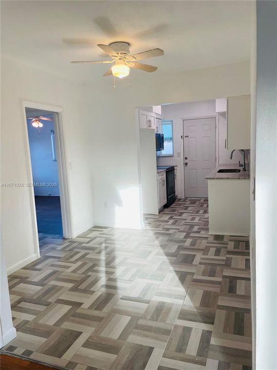 For Rent: $2,050 (1 beds, 1 baths, 800 Square Feet)
