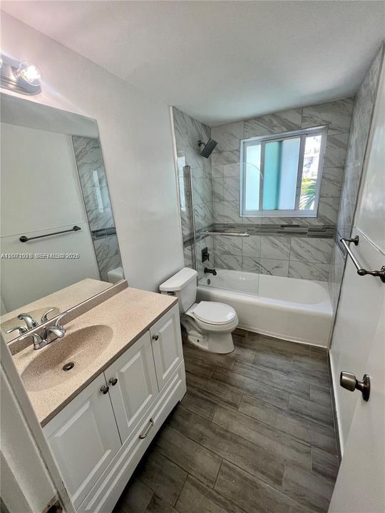 For Rent: $2,050 (1 beds, 1 baths, 800 Square Feet)