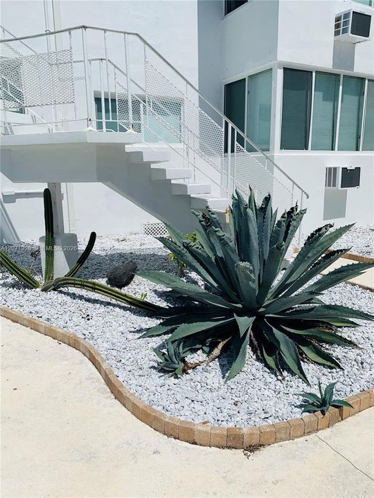 For Rent: $2,050 (1 beds, 1 baths, 800 Square Feet)