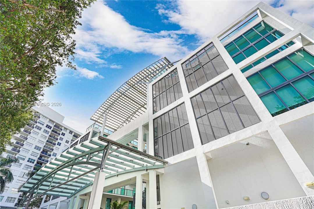 For Sale: $789,000 (2 beds, 2 baths, 1700 Square Feet)