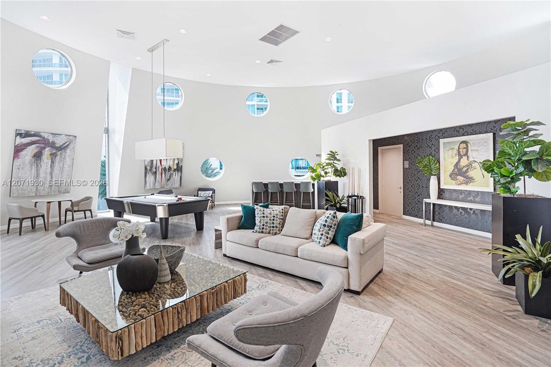 For Sale: $789,000 (2 beds, 2 baths, 1700 Square Feet)