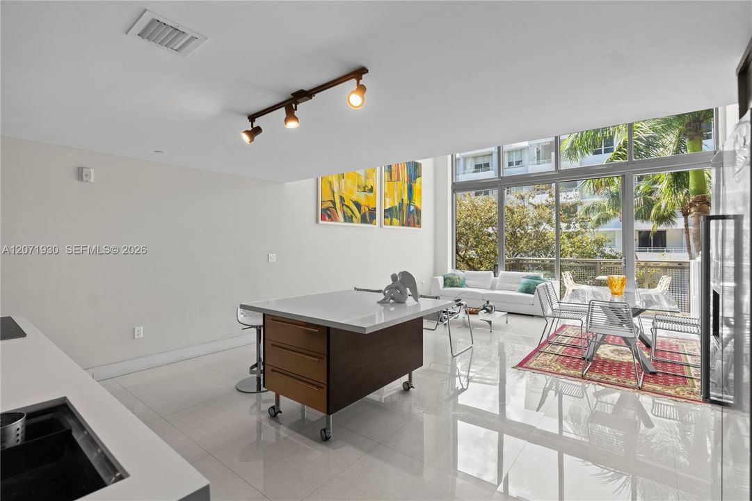 For Sale: $789,000 (2 beds, 2 baths, 1700 Square Feet)