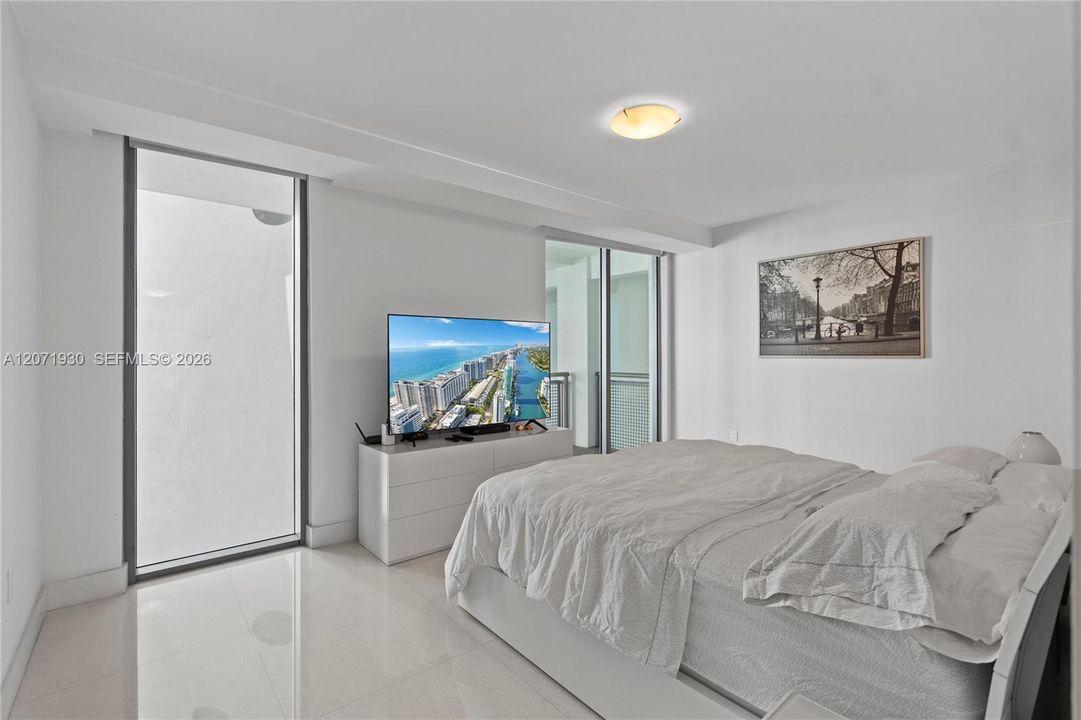 For Sale: $789,000 (2 beds, 2 baths, 1700 Square Feet)