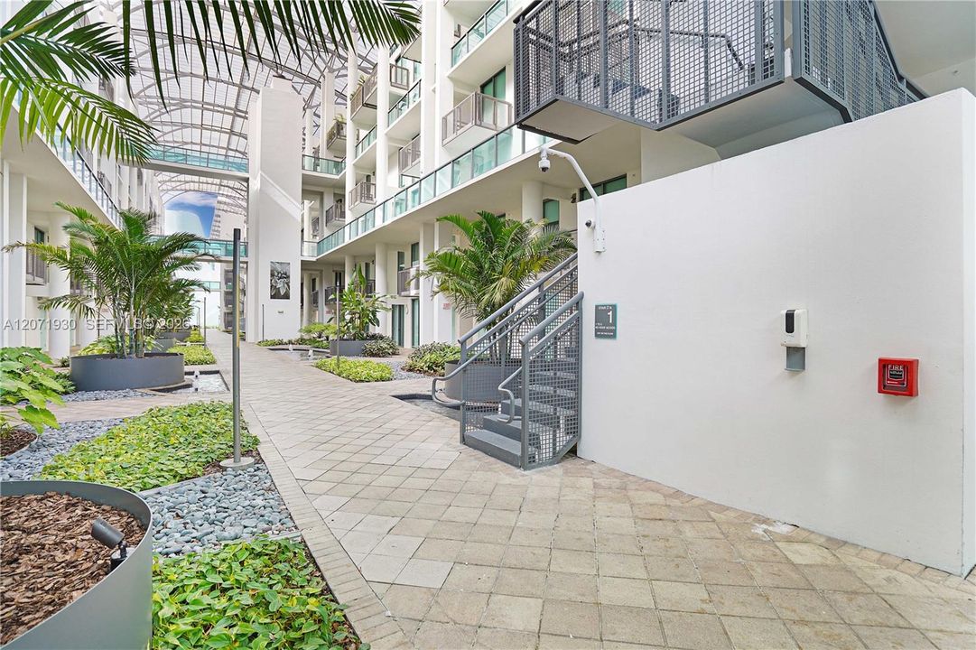 For Sale: $789,000 (2 beds, 2 baths, 1700 Square Feet)