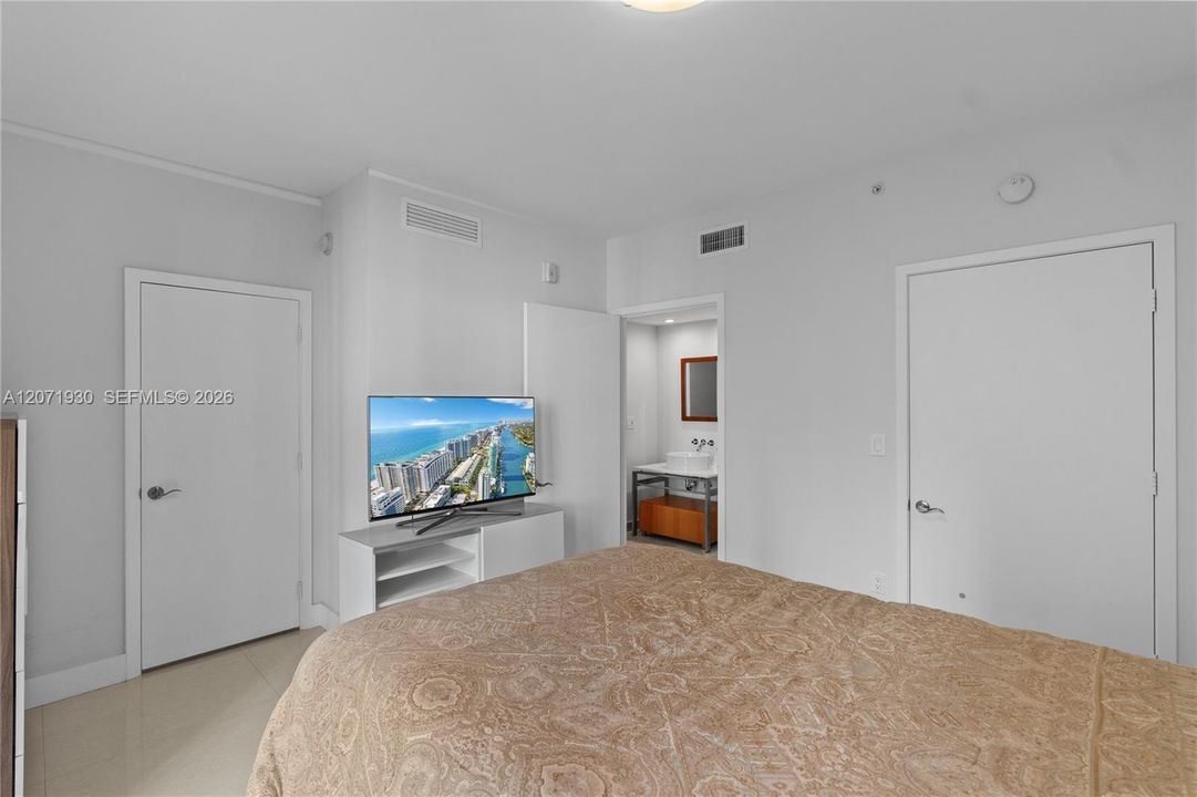For Sale: $789,000 (2 beds, 2 baths, 1700 Square Feet)