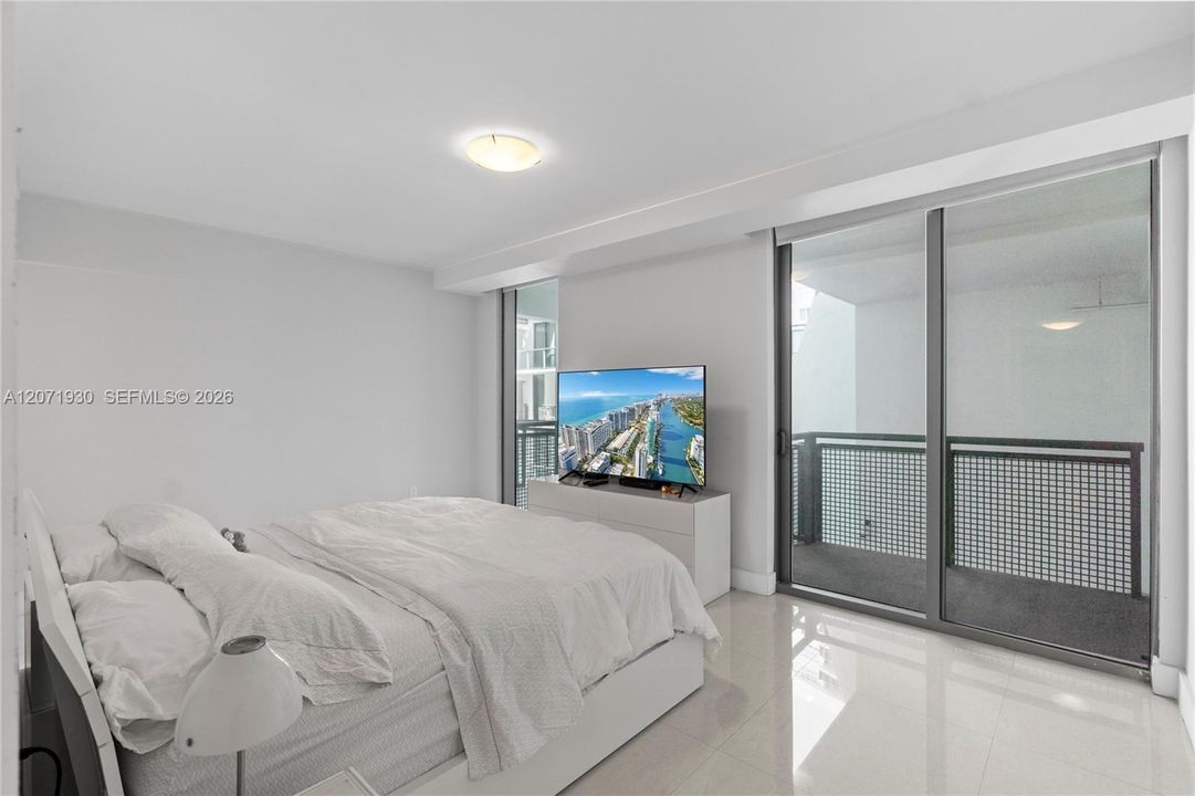For Sale: $789,000 (2 beds, 2 baths, 1700 Square Feet)