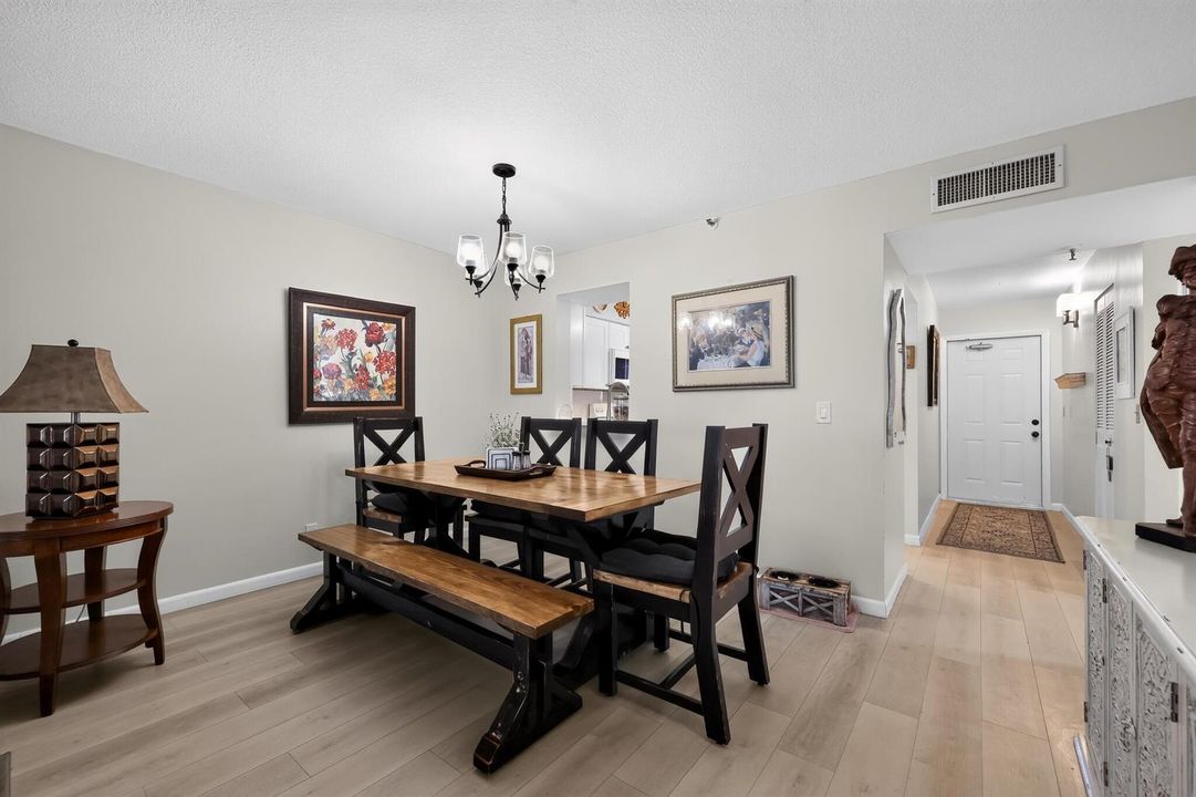 18_14527_Bonaire_Blvd-Dining_room-0055