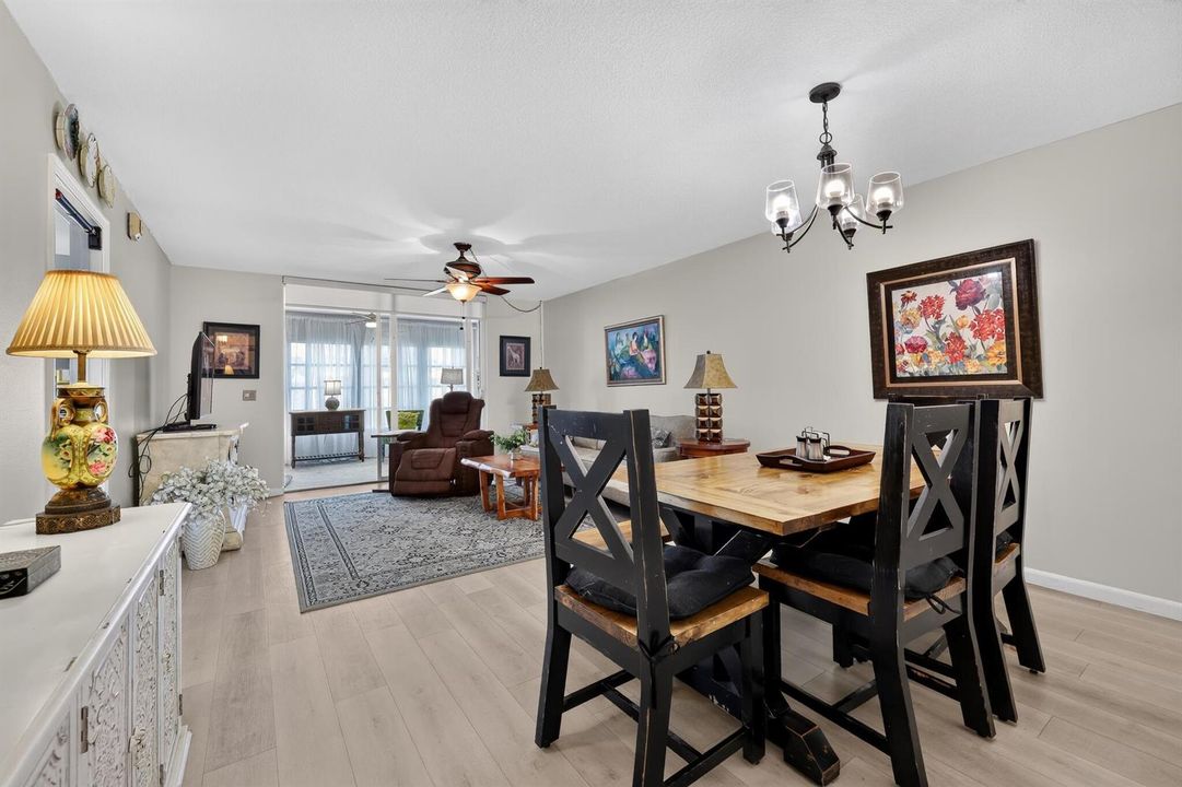 19_14527_Bonaire_Blvd-Dining_room-0054