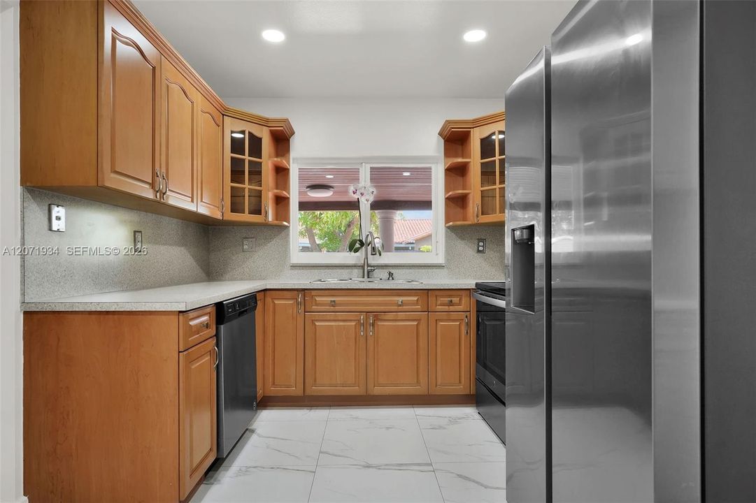 KITCHEN WITH PATIO VIEW