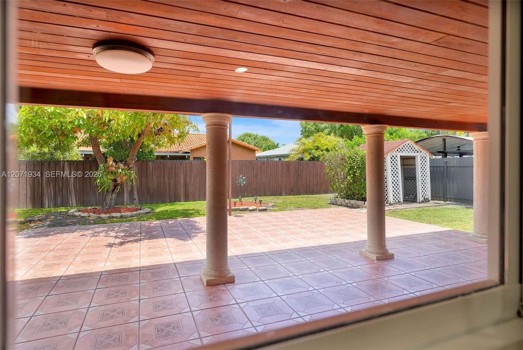 COVERED TERRACE