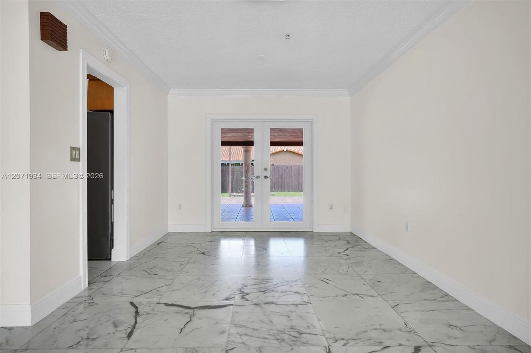 DINNING ROOM