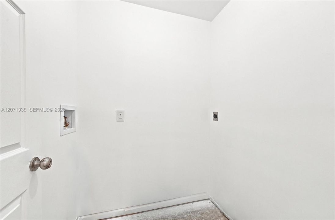 For Sale: $410,000 (3 beds, 2 baths, 1624 Square Feet)